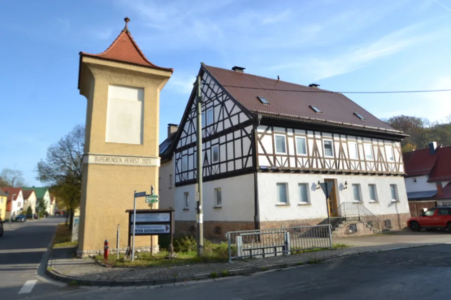 Ansicht - Haus kaufen in Großmonra / Burgwenden - Geeignet für Mehrgenerationen und Wohngemeinschaften - Außergewöhnliches Landhaus im Erfurter Umland