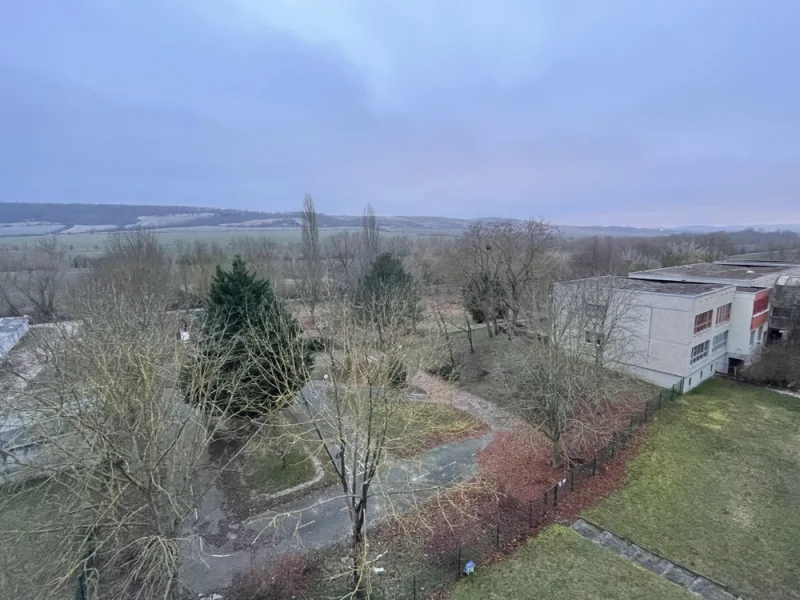 Blick vom Balkon - Wohnung mieten in Bad Frankenhausen/Kyffhäuser - Ihre neue, helle Wohnung mit Balkon - saniert und geräumigBITTE NUR SCHRIFTLICHE ANFRAGEN!