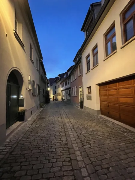 Friedensgasse - Haus kaufen in Weimar - Mitten in der Stadt mit Hof und Garten - Haus in treue Hände zu übergeben