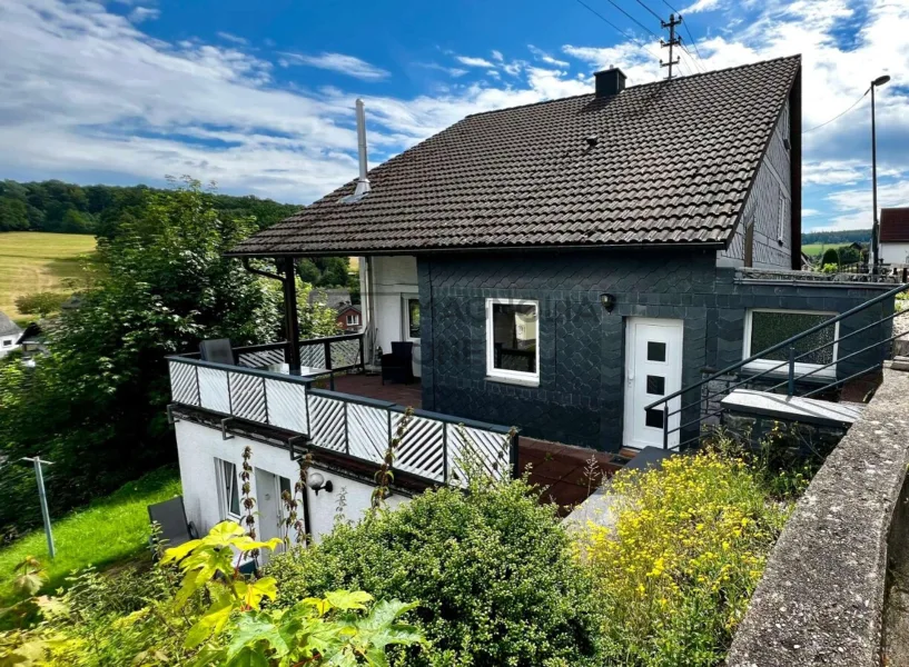 Front - Wohnung mieten in Friedewald - Ihr neues Zuhause am Schloss - Einfamilienhaus Nähe Grundschule