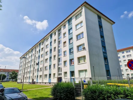 Eigentumswohnung im Satellitenviertel - Wohnung kaufen in Düren - Düren Satellitenviertel, freie 1-Zimmer-Wohnung mit Aufzug, Küche, Diele und Badezimmer mit Fenster