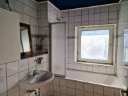 Badezimmer mit Fenster