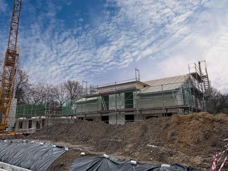 Sieht schon toll aus - Haus kaufen in Duisburg - Starten Sie in die KfW-40+ Zukunft, KfW-Förderung möglich-Top-Ausstattung mit Wärmepumpe, Solar etc.