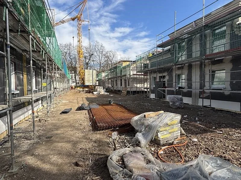 Gesamtansicht - Haus kaufen in Duisburg - Starten Sie in die KfW-40+ Zukunft, KfW-Förderung möglich-Top-Ausstattung mit Wärmepumpe, Solar etc.