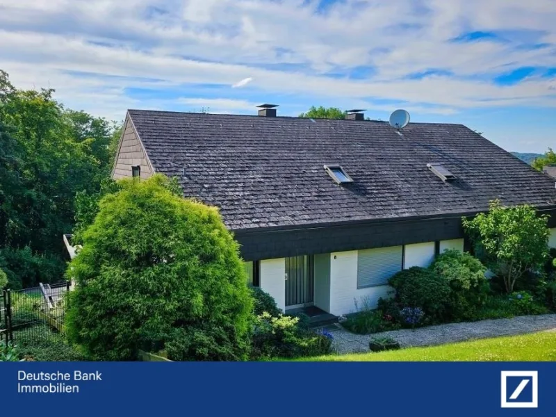 Hausansicht - Wohnung kaufen in Essen - GROSSZÜGIGE MAISONETTE-WOHNUNG IN TOP-LAGE VON ESSEN-HEIDHAUSEN!!!