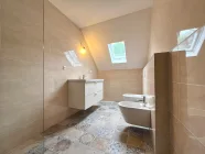 Badezimmer Obergeschoss Bild 2