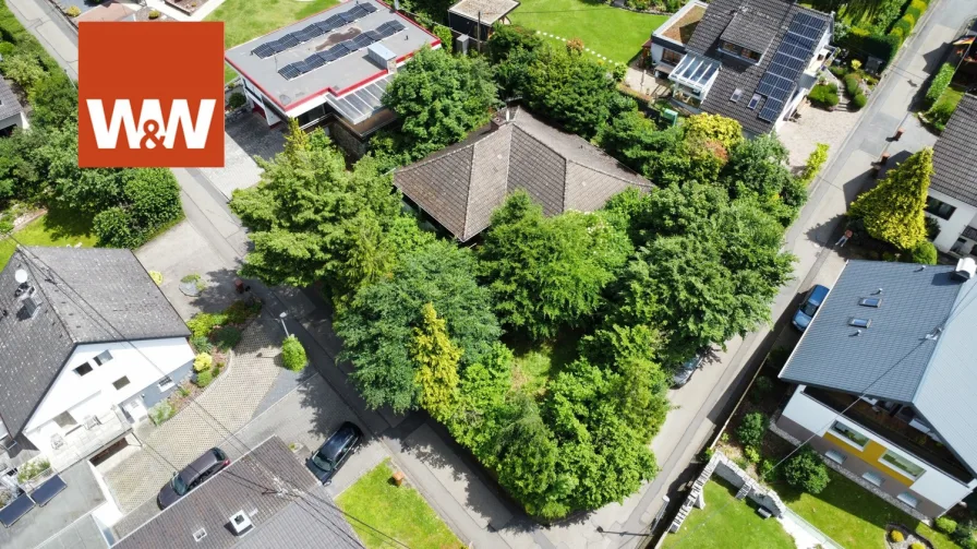 Titelbild - Haus kaufen in Melsbach - Einfamilienhaus mit viel Potential und tollem Grundstück in Melsbach!