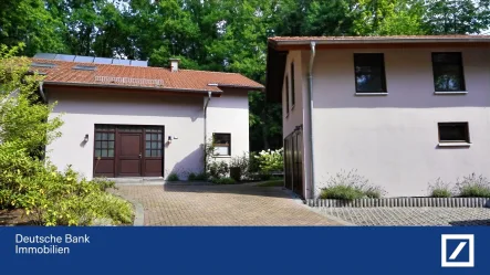 Objektbild - Haus kaufen in Glienicke - Exklusives Wohnanwesen: Einfamilienhaus mit Einliegerwohnung und bezauberndem Nebengebäude