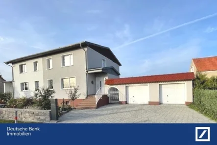 Haus mit Garagen - Haus kaufen in Strausberg - Provisionsfrei für Käufer +++Terrasse++Pool++Garage++Keller