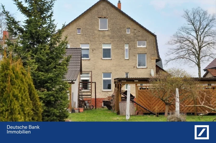 Hausrückseite - Haus kaufen in Werneuchen - NEUER PREIS - Saniertes 3-Familienhaus mit Altbaucharme und Feldblick - ohne Käuferprovision