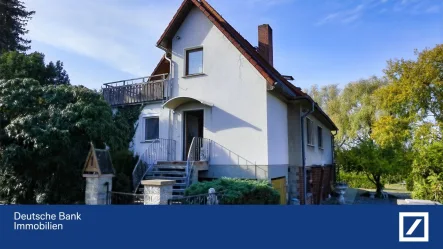 Objektansicht - Haus kaufen in Schwedt - Zweifamilienhaus mit idyllischem Weitblick nahe Schwedt/Oder.