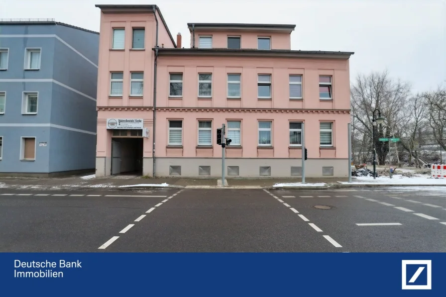 Titelbild - Haus kaufen in Bernau - Attraktives Investment - Mehrfamilienhaus mit Potenzial in Bernau