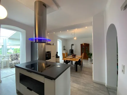 Küche  Esszimmer - Haus kaufen in Schiffweiler - Direkt, in das lichtdurchflutende Einfamilienhaus mit Garten einziehen!