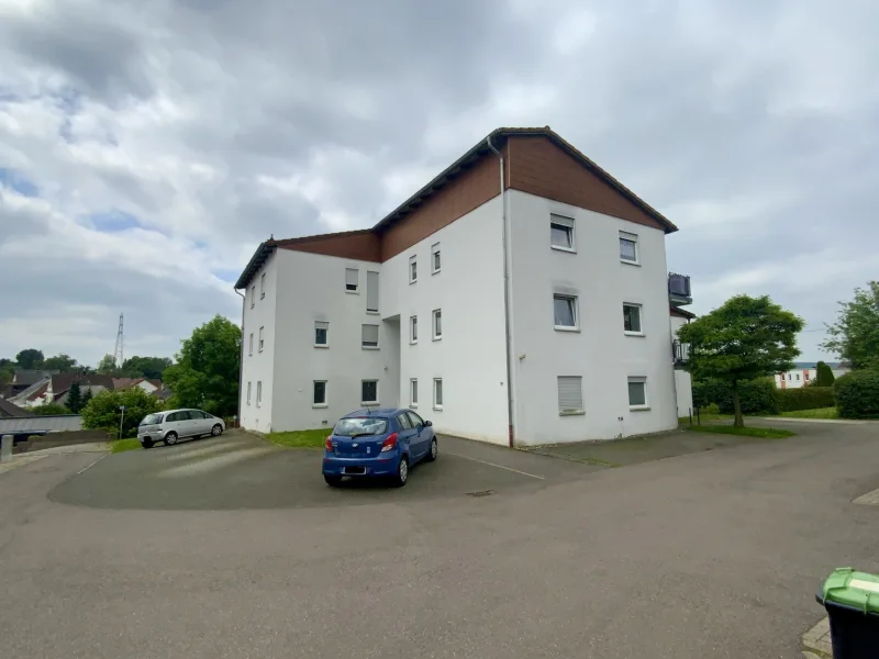 Außenansicht - Wohnung kaufen in Schiffweiler - **Behindertengerechte Eigentumswohnung mit Balkon in Schiffweiler**