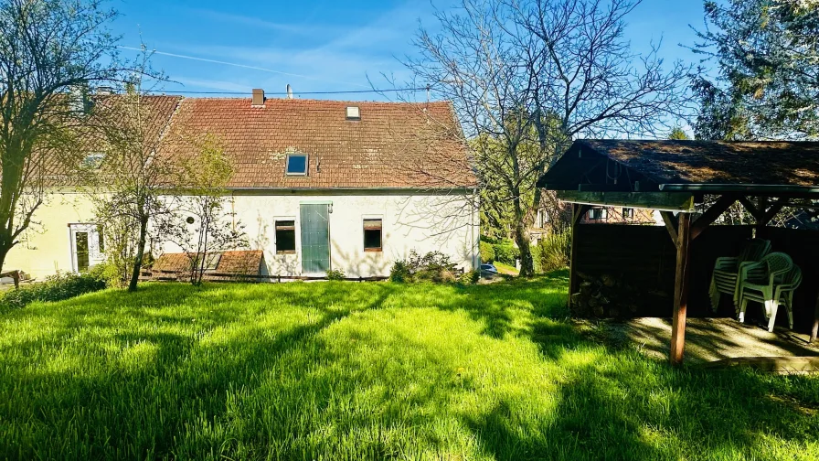 Rückansicht - Haus kaufen in Mandelbachtal - **Sanierungsobjekt: Haus mit großem Garten in Heckendalheim**