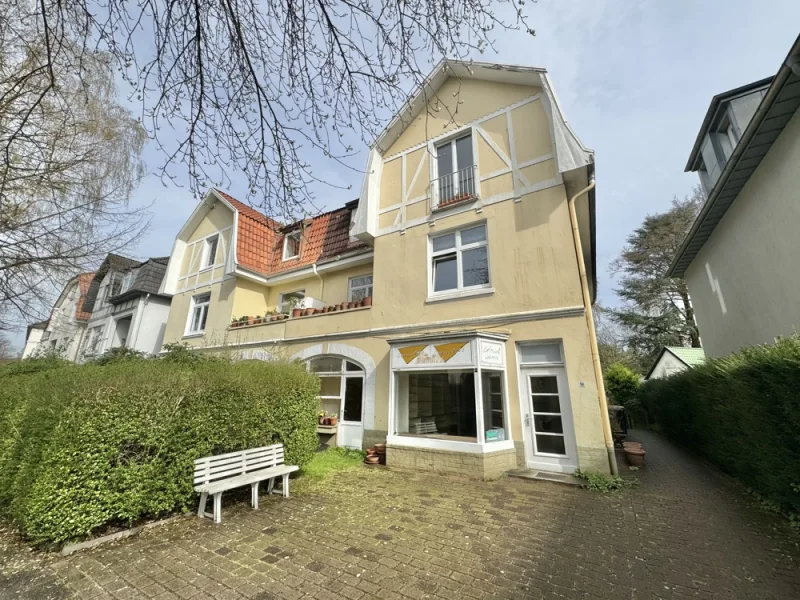 Ansicht - Zinshaus/Renditeobjekt kaufen in Hamburg - Sanierungsbedürftiges Mehrfamilienhaus mit Garten in Hamburg-Fuhlsbüttel!