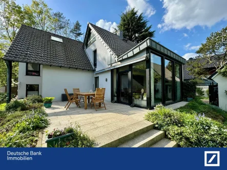 Außenansicht - Haus kaufen in Köln - Zentral gelegenes Mehrgenerationenhaus mit idyllischem Garten im Kölner Süden