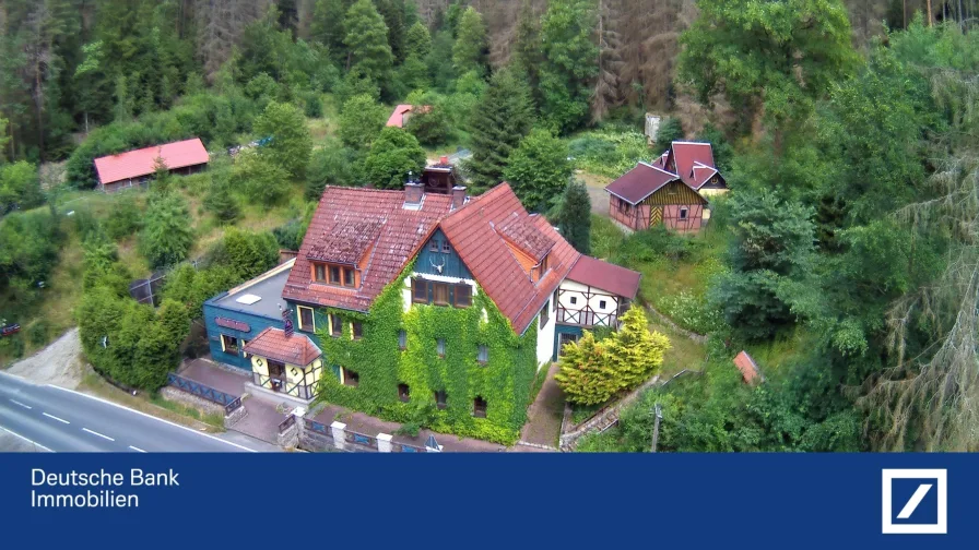 Luftaufnahme - Haus kaufen in Remptendorf - Herrschaftliches Anwesen im Grünen, exklusive Alleinlage an der B90 Richtung Saalfeld