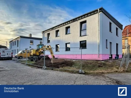 Foto 3 beide Häuser 12.2024 - Haus kaufen in Gera - Ländliche Idylle, aber kurze Wege zur Stadt und zur Autobahn 