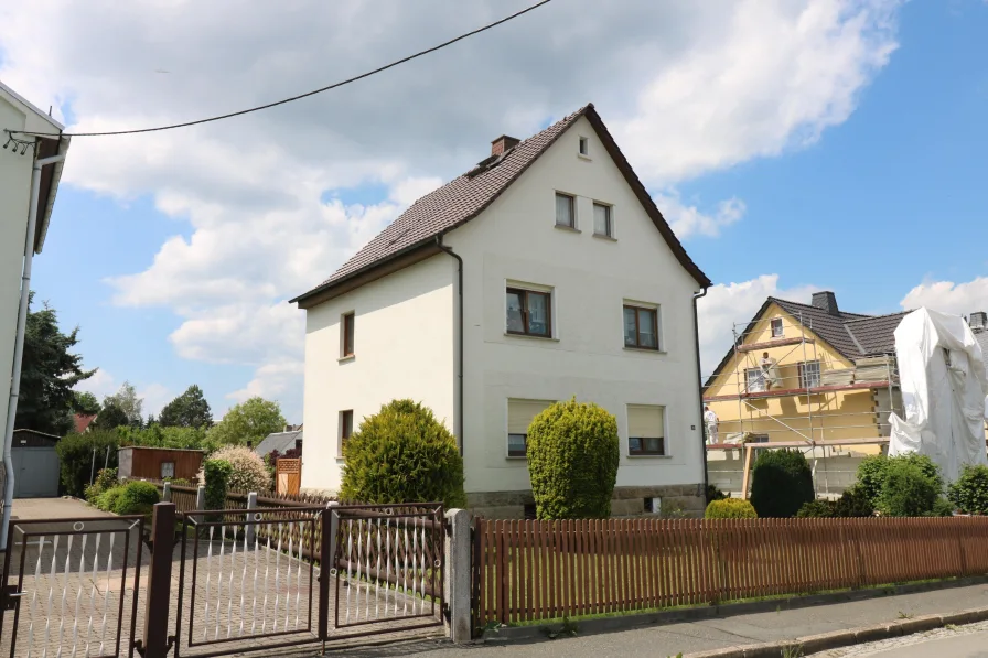 Objektansicht - Haus kaufen in Werdau - Steinpleis - gepflegtes Objekt in Toplage mit Gestaltungspotential und schönem Grundstück