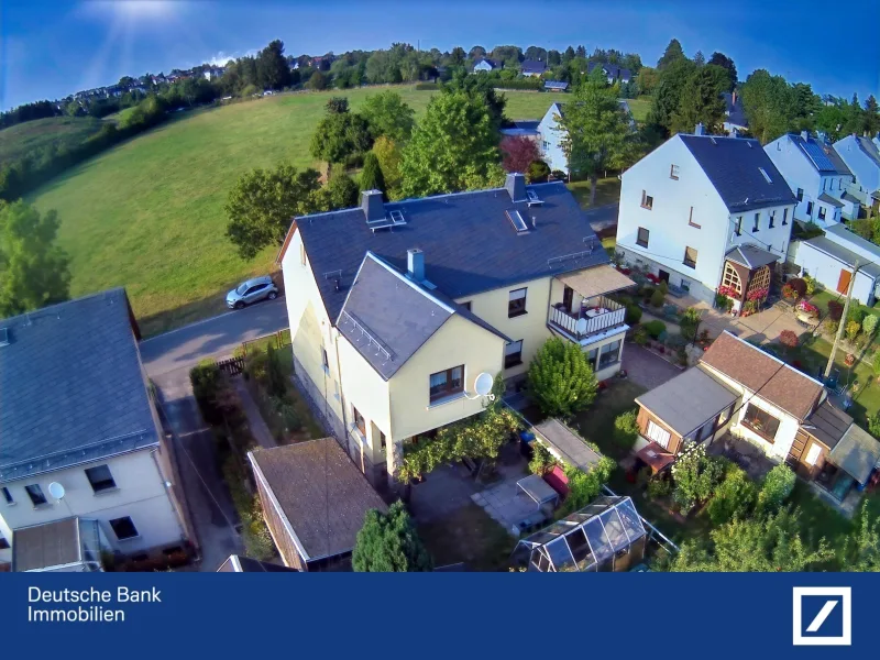 Außenansicht - Haus kaufen in Treuen - Doppelhaushälfte in Treuen ein ideales Zuhause für die ganze Familie. 