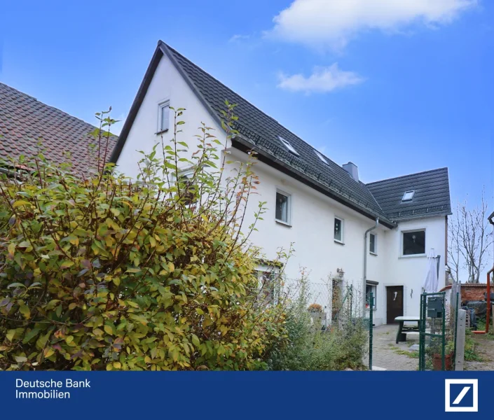 Außenansicht - Haus kaufen in Ronneburg - Raitzhain - komplett und hochwertig saniertes Einfamilienhaus mit architektonischem Charme