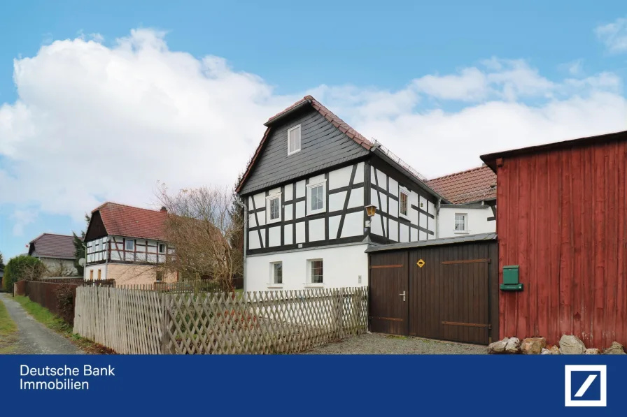 Außenansicht - Haus kaufen in Mohlsdorf-Teichwolframsdorf - Bauernhaus, vollsaniert mit großem Grundstück 