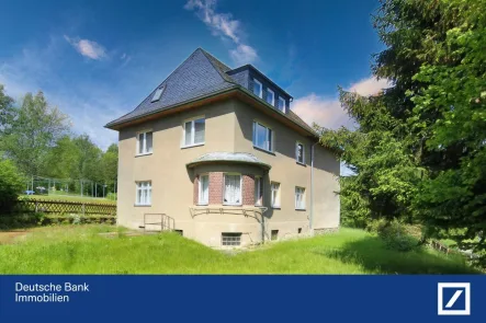 Gartenansicht - Haus kaufen in Adorf - Zuhause im Herzen der Natur – Traumhaftes Zweifamilienhaus im Vogtland