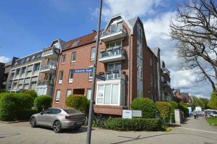 Hausansicht - Wohnung kaufen in Hamburg / Alsterdorf - Gut geschnittene 3-Zimmer-Wohnung in zentraler Lage von Alsterdorf