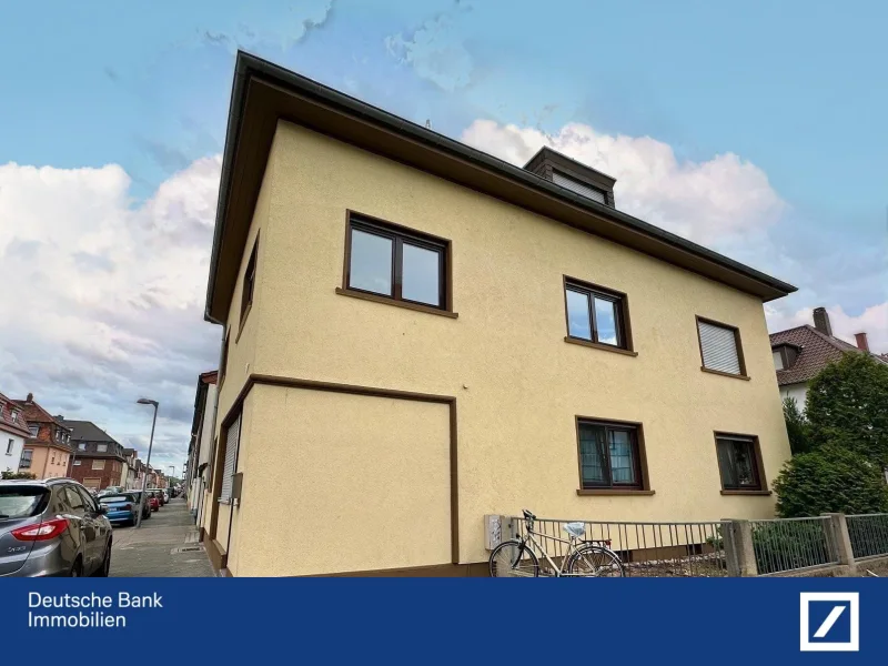 Hausansicht - Wohnung kaufen in Mannheim - TOP Kapitalanlage: Vermietetes 1-Zimmer-Apartment in Mannheim-Sandhofen, EBK, Keller