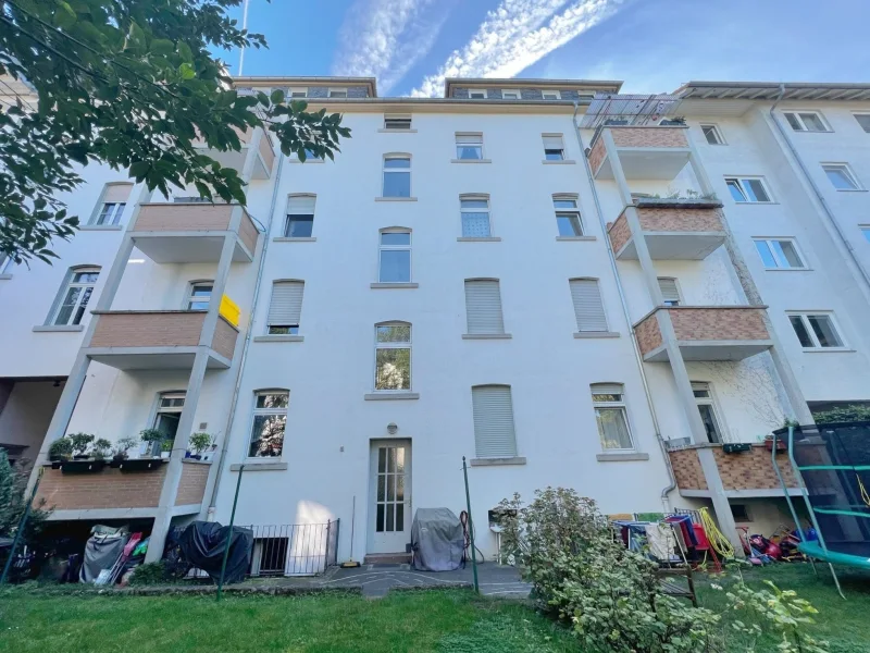 Ansicht (Rückseite) - Haus kaufen in Darmstadt - Attraktives Mehrfamilienhaus in Darmstadt-West mit 11 Wohneinheiten und viel Potential!