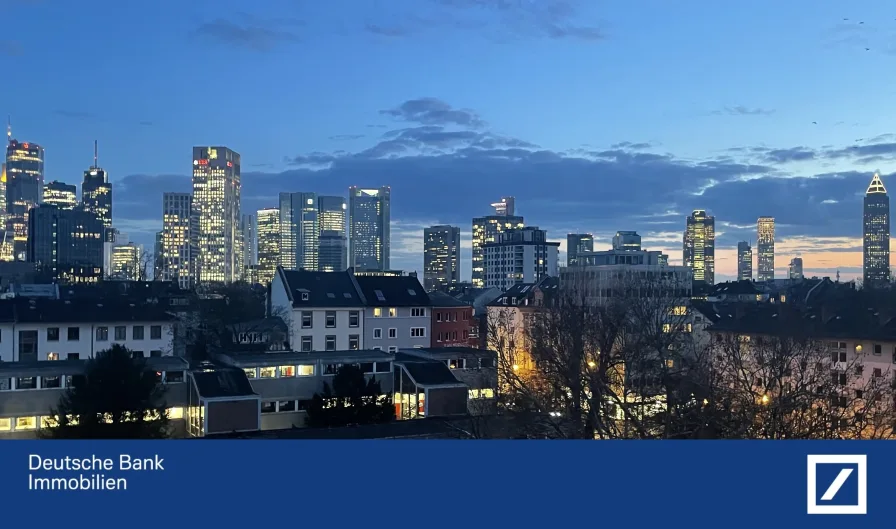 Blick bei Nacht - Wohnung kaufen in Frankfurt - Atemberaubendes City-Penthouse mit Skylineblick