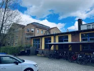 Innenhof u. Fahrrad Shop 