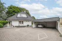 Haupthaus mit Doppelcarport