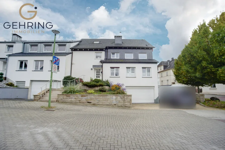 Außenansicht - Haus kaufen in Hagen - Modernisiertes, großzügiges Einfamilienhaus in gehobener Wohnlage in Hagen Halden