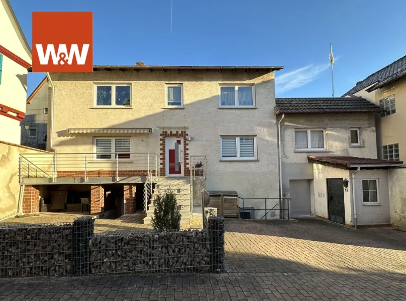 Haus + Einlieger Ansicht Front - Haus kaufen in Triefenstein - Schönes Zweifamilienhaus mit zusätzlicher Einliegerwohnung im Nebengebäude