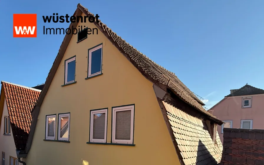 Saniertes Mehrfamilienhaus mit 3 Wohnungen - Haus kaufen in Wertheim - Saniertes Mehrfamilienhaus.Mit 3 vermieteten Wohnungen.Im Herzen der Stadt Wertheim.