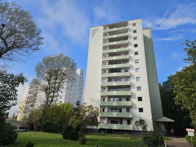 Außenansicht - Wohnung kaufen in Buxtehude - 4-Zimmerwohnung mit 2 Balkonen in Buxtehude zum Kauf...