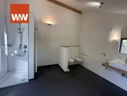 Badezimmer im Dachgeschoss