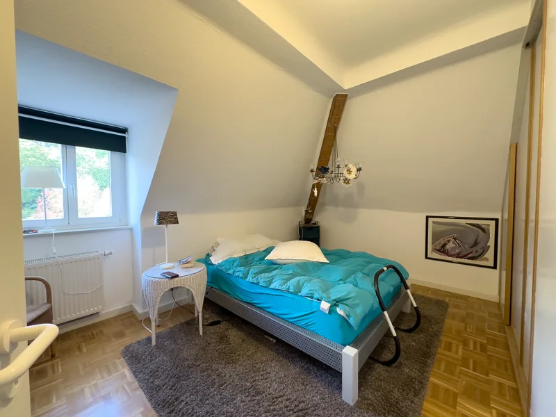 Schlafzimmer mit Einbauschrank