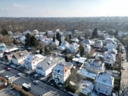 Luftbild mit Blick auf die Villenkolonie nahe dem Englischen Garten 