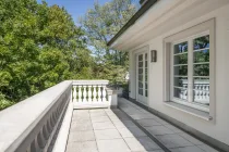 Westbalkon im Dachgeschoss. Herrlicher Blick ins Grüne.