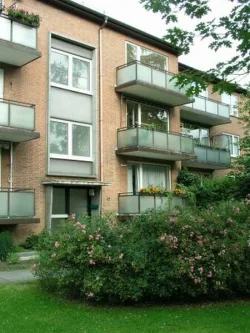Titelbild - Wohnung mieten in Hamburg - 2 Zimmer Wohnung mit Vollbad und Einbauküche