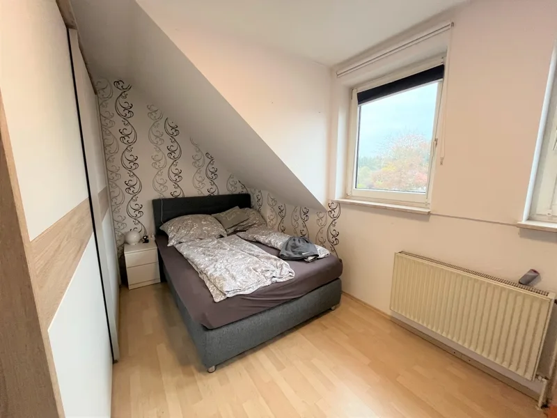 Schlafzimmer DG rechts