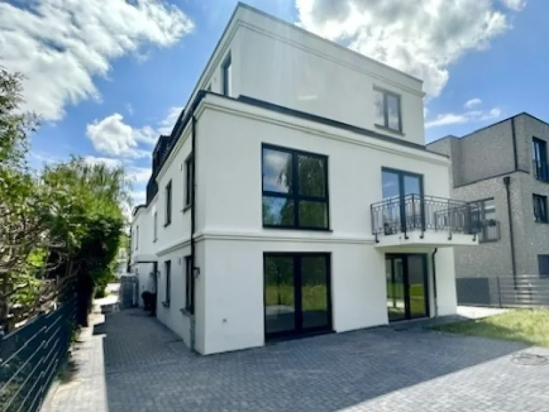 Titelfoto - Wohnung kaufen in Hamburg - Elegante 2-Zimmer-Eigentumswohnung - Hochwertig ausgestattet und solide vermietet