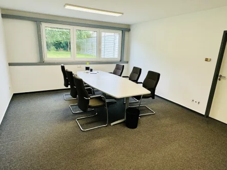 Büro 3 - Halle/Lager/Produktion mieten in Soest - GUTE LAGE: 390m² Halle und 80m² Büroflächeim Industriegebiet Soest-Ost!