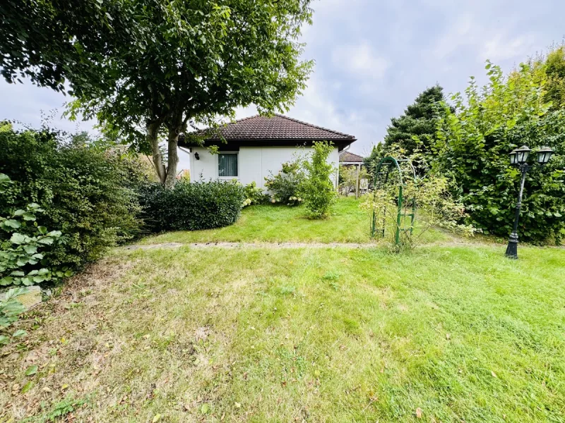 Garten - Haus kaufen in Bad Sassendorf - Winkelbungalow mit 1.800m² Grundstück