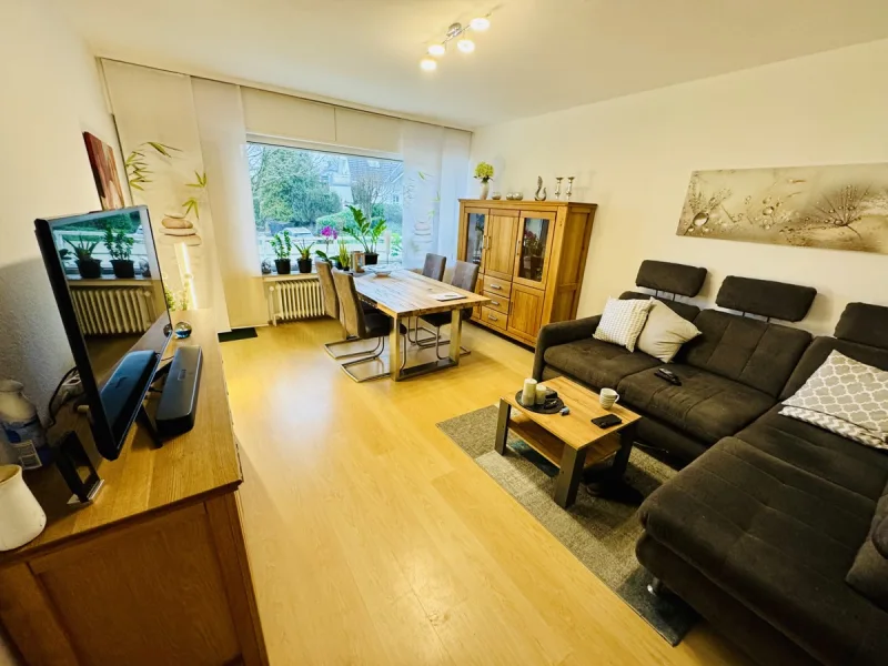 Wohnzimmer - Wohnung mieten in Möhnesee / Günne - 3-Zimmer-Wohnung im Obergeschoss mit Balkon