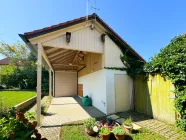 Hochdach-Carport. Garage