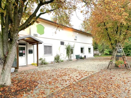 Aussenbereich - Gastgewerbe/Hotel kaufen in Neu-Ulm / Burlafingen - Gaststätte mit schönem Biergarten